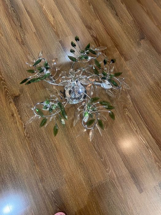 Продается люстра