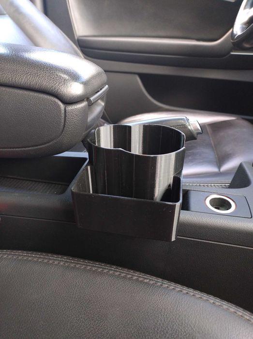 3D принтирана стойка за чаши за audi a3 8p