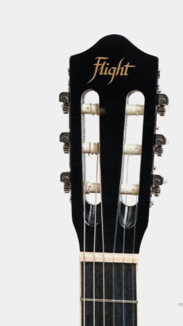 Srochna Gitara sotiladi hali yangi tim qora sumkasi ham bor