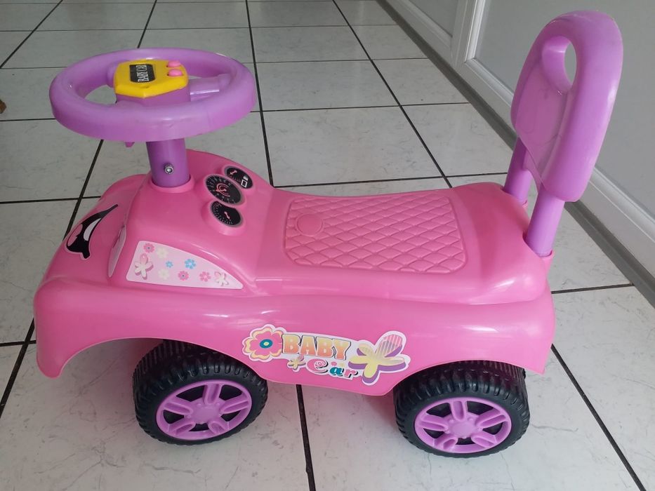 Vând mașinuța ride-on copii 12-36 luni