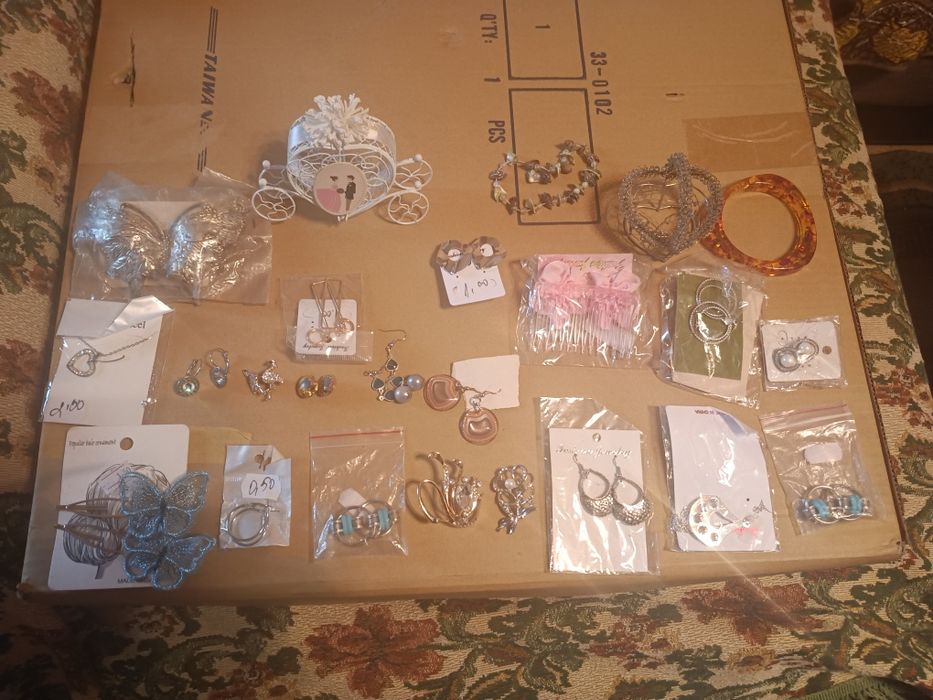 Гривни и брошки-2евро