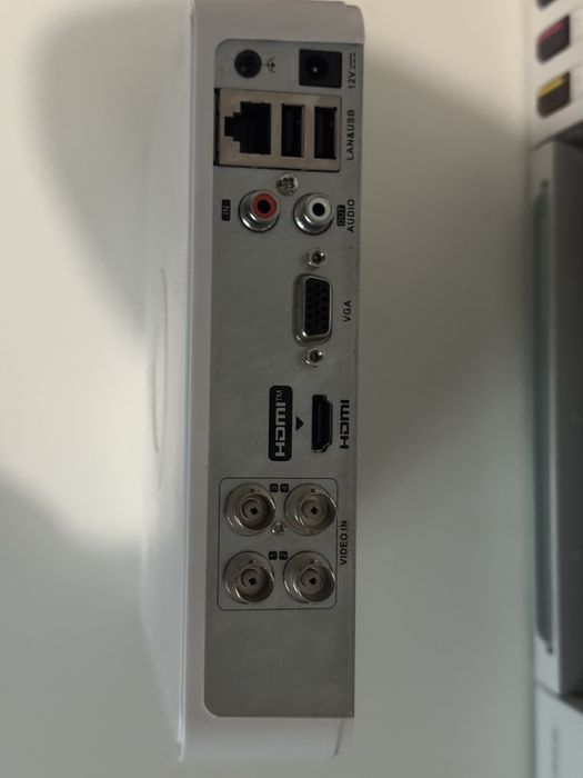 DVR HikVision DS-7104HGHI-F1