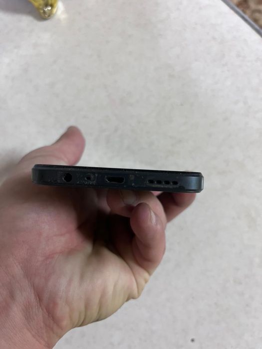 Продам телефон Realmi в среднем состоянии