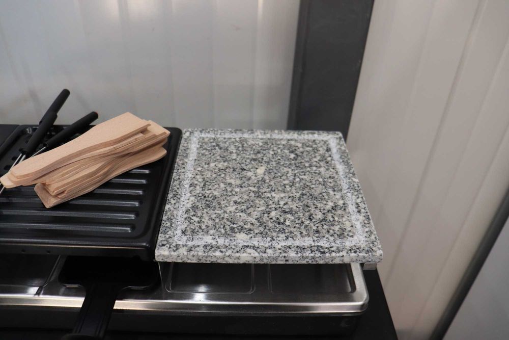 Livoo - Машина за раклет/фондю за 12 души - 5 в 1, мощност 1650 W