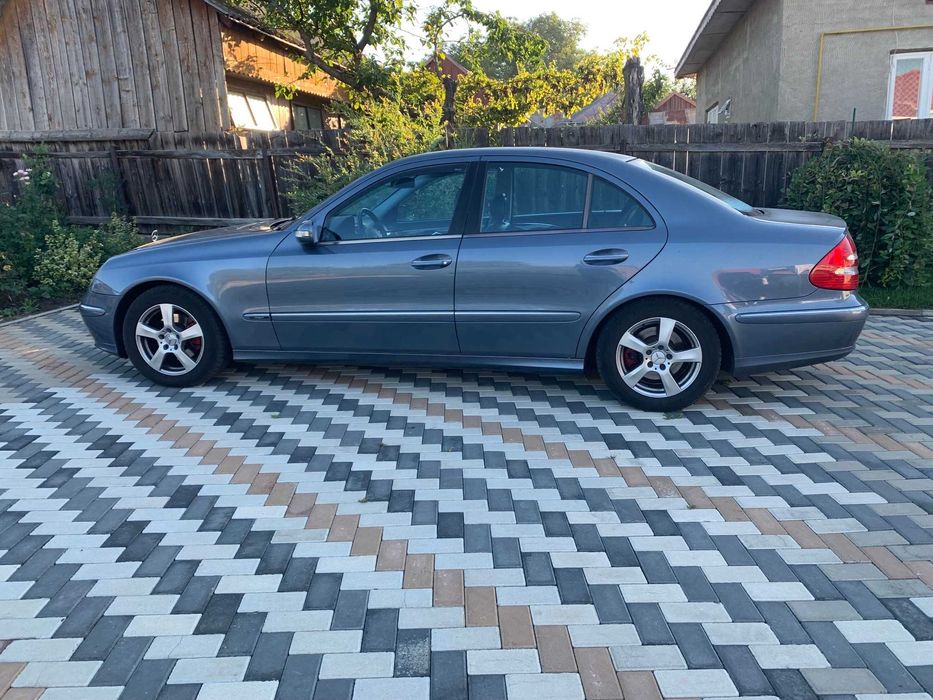 Mercedes E220 automat