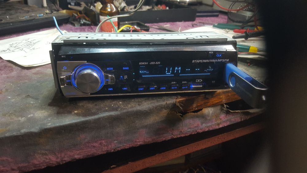 Продам магнитолы