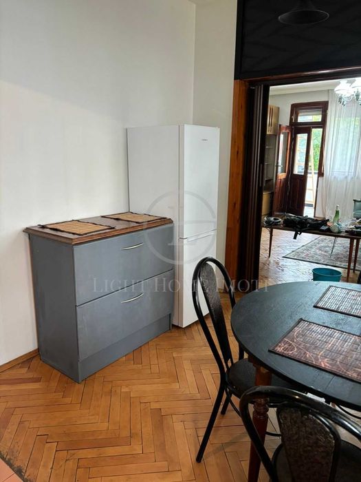 Продава се Тристаен апартамент в Пловдив, Кючук Париж - 178 кв.м за 1096 €/кв.м - Снимка #4