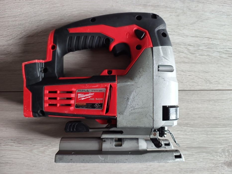 Scule profesionale Milwaukee 18V