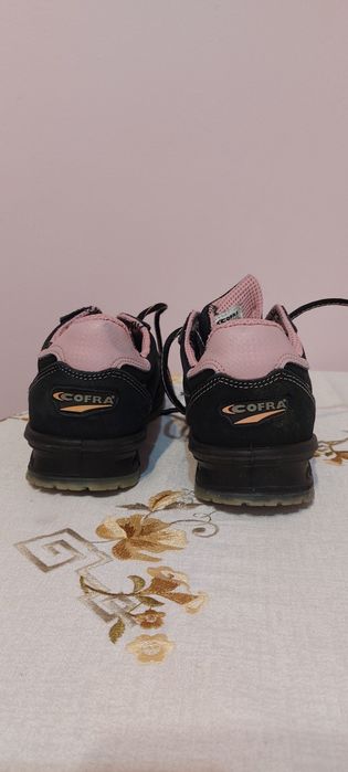 Дамски предпазни обувки Cofra 39 размер.