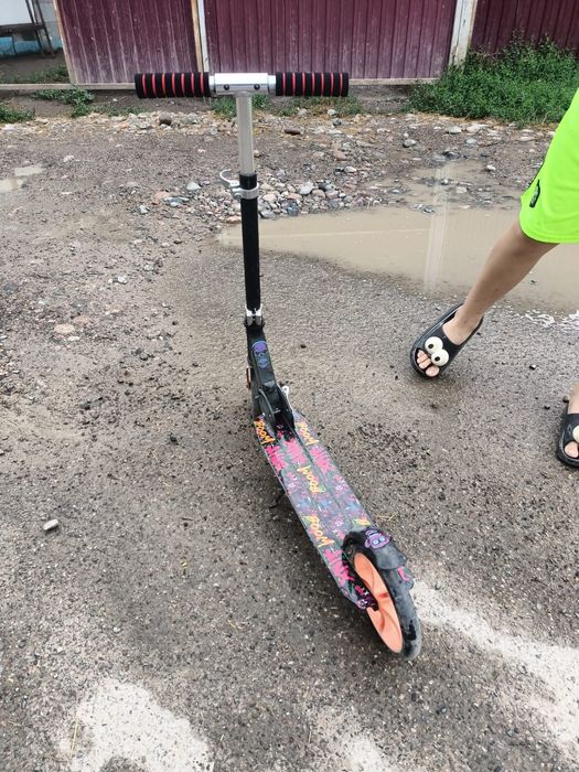 Продам самокат хороший