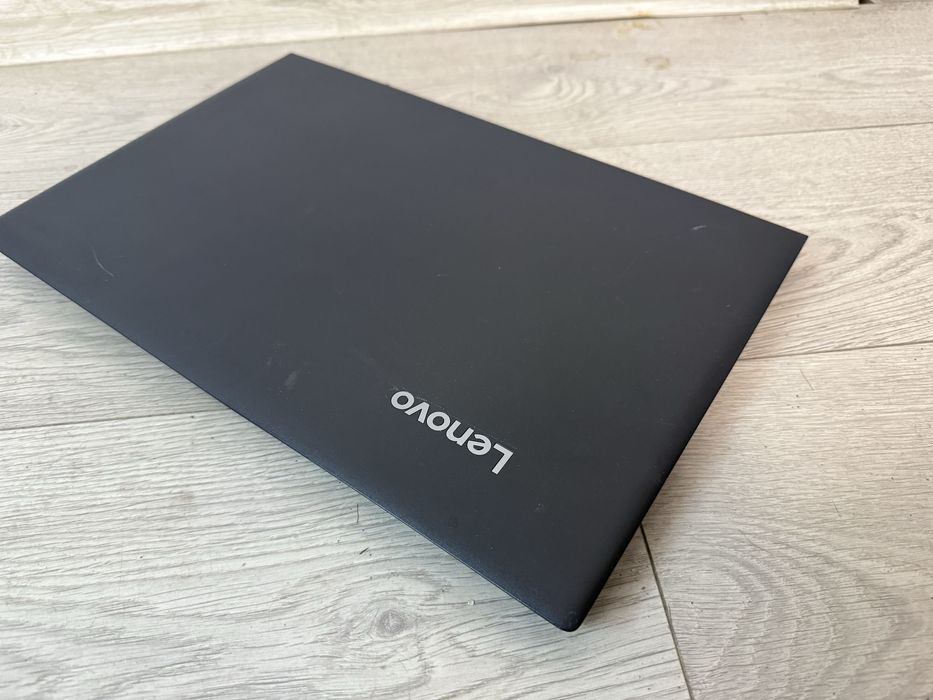 Lenovo V110 i5 / 12 Gb DDR4/ SSD 256/ 15.6” FullHD/ Baterie 3h