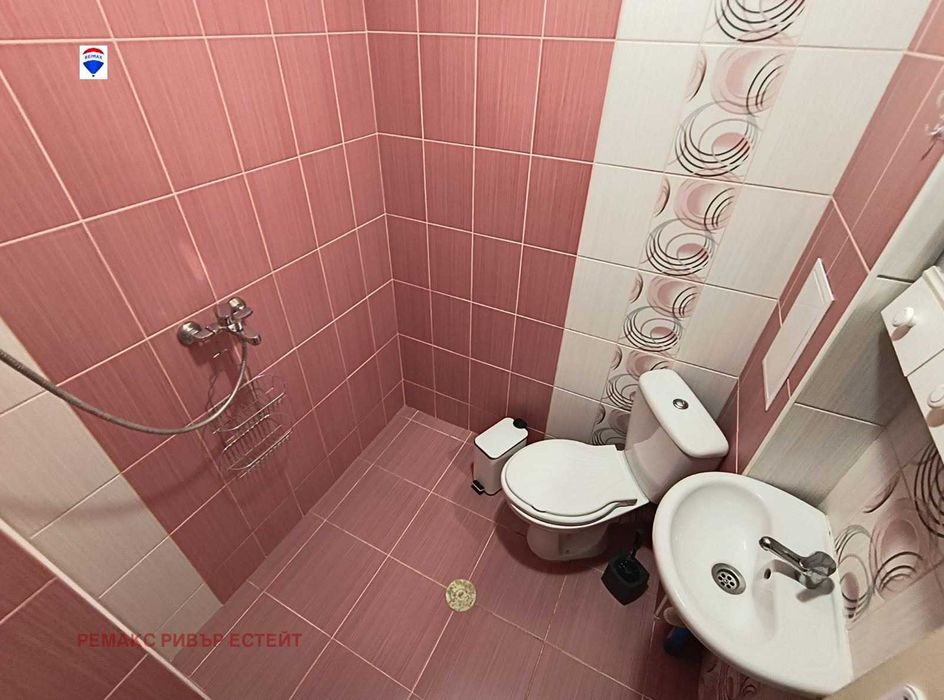 Дава се под наем Двустаен апартамент в Русе, Ялта - 60 кв.м за 280.5 € - Снимка #9