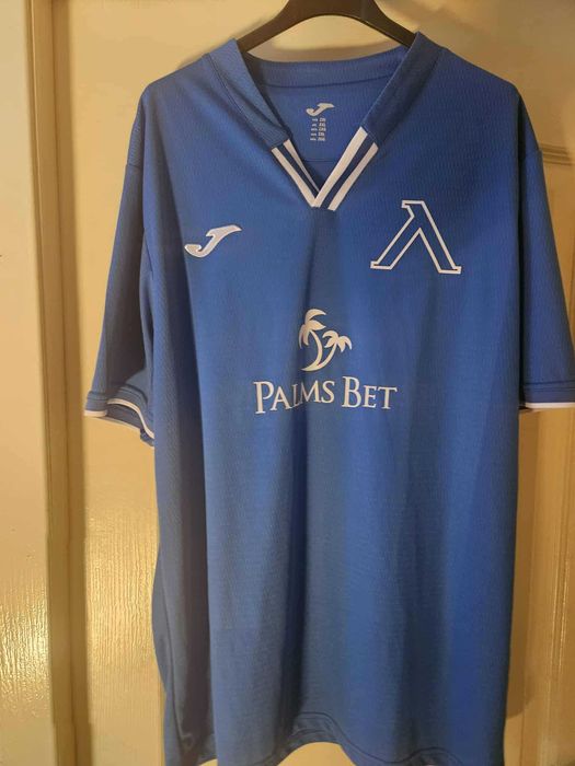 Фланелки на Левски