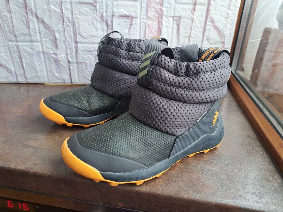 детски ботуши,зимни обувки,боти,апрески,Adidas номер34 за момче,адид