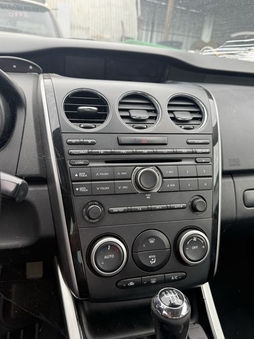 На части Mazda CX7 CX-7 2.2C арматурно табло Стоп екран Радио CD медиа