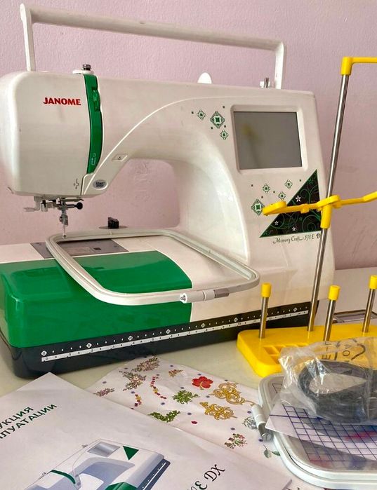 Janome Memory Craft 370E DX  — вышивальная машина