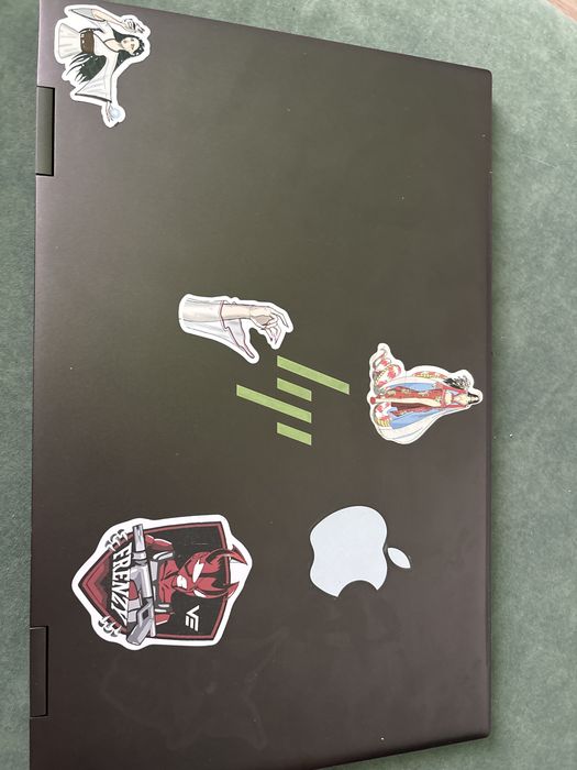 HP Envy x360 15.6” Ryzen 5 5500U / 8GB / SSD 512GB