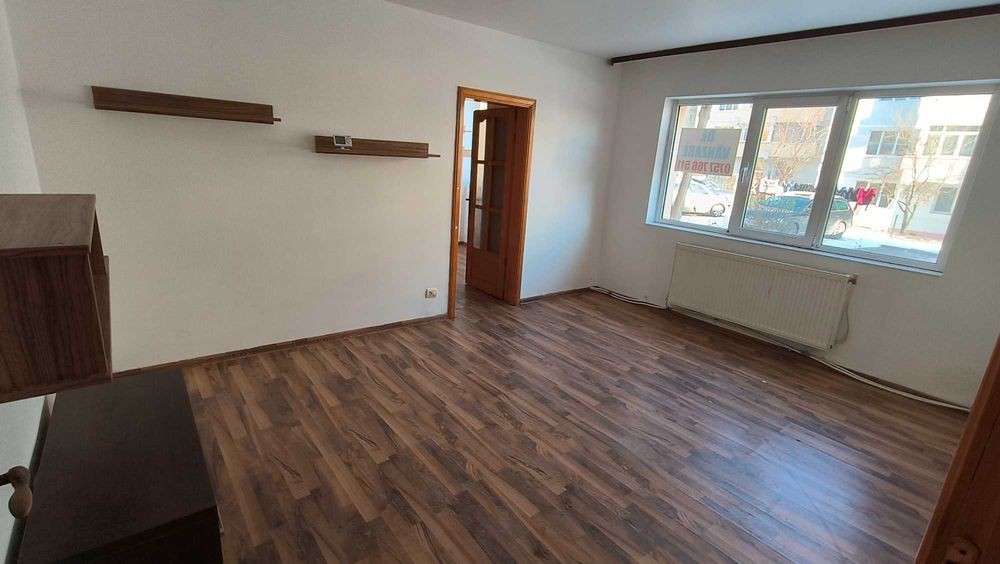 Vand/Schimb Apartament 2 Cam. Parter Central Cabinet/Spatiu Comer. !!!
