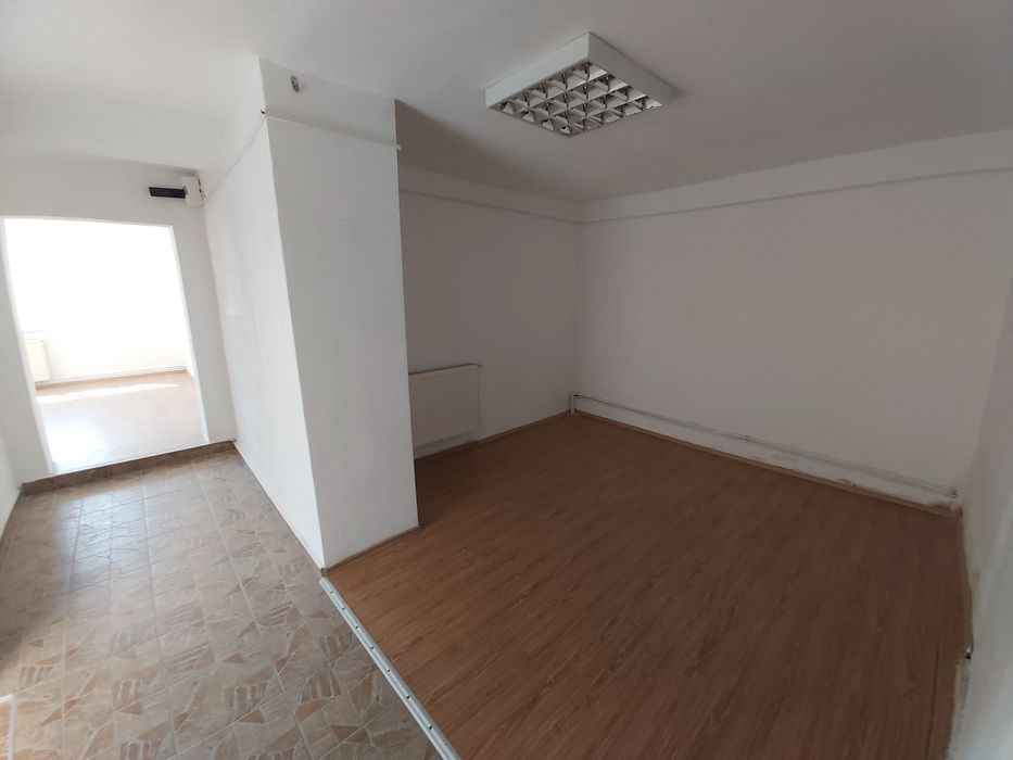 Inchiriez spatiu la casă