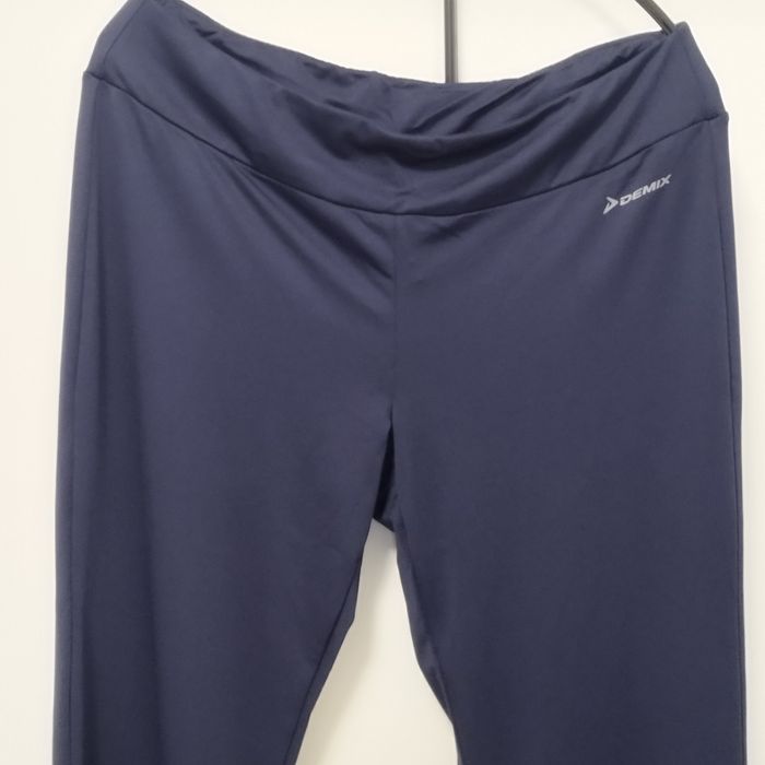 Новые фирменные женские спортивные штаны р.46,50.