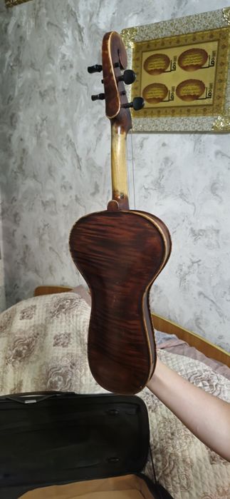 Продам кобыз с чехлом