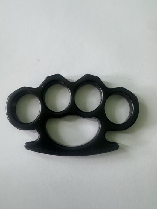 Pumnal de colectie de fier