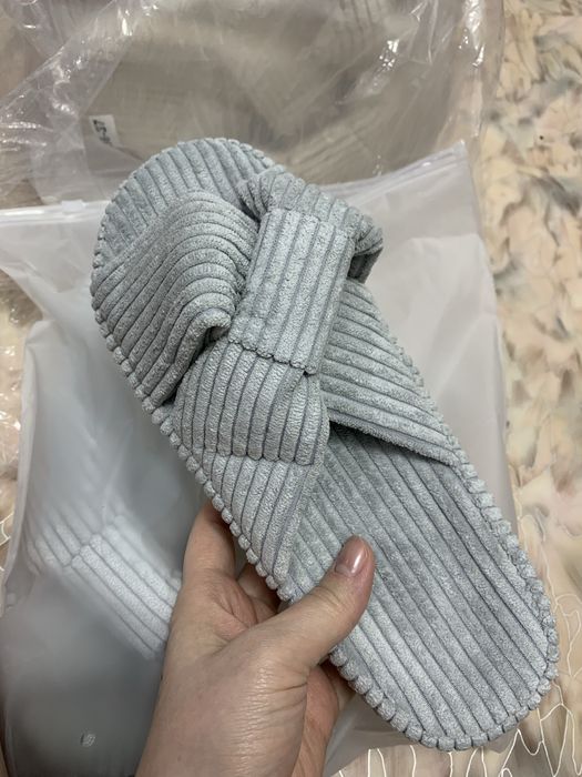 Тапочки шлепки новые трендовые