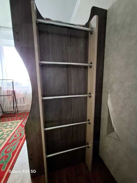 Двухъярусная кровать для детей