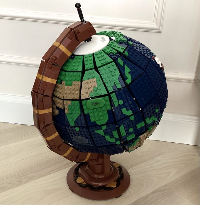 Продам LEGO Глобус
