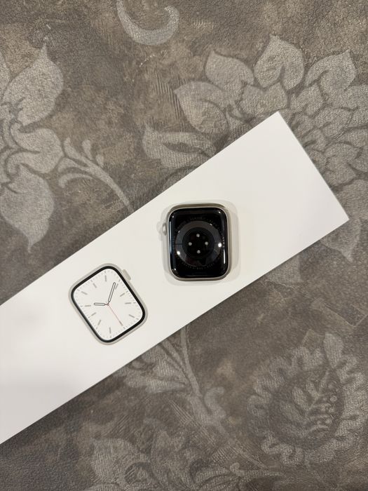 Apple Watch 7 45mm Starlight