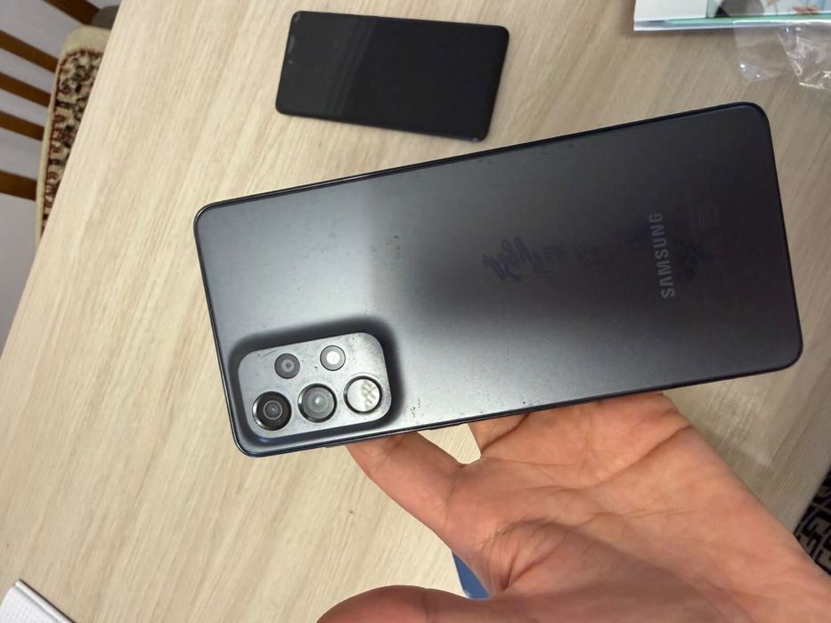 Samsung A73 5G ….