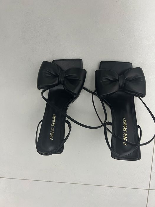 Vand sandale cu funda