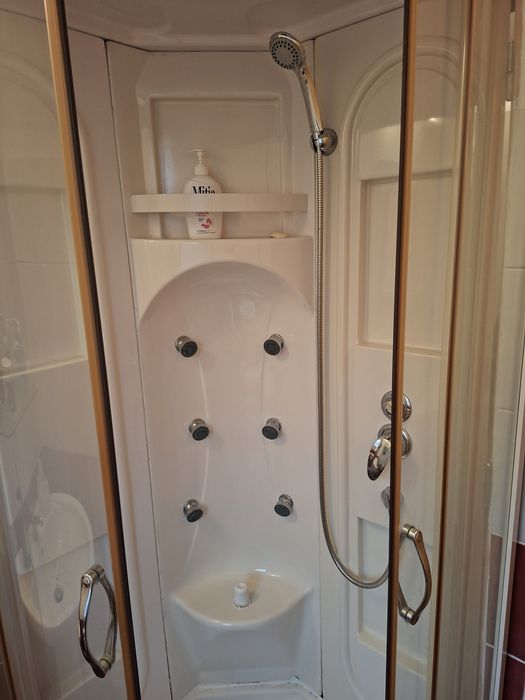 Vand mobila plus electrocasnice complet apartament