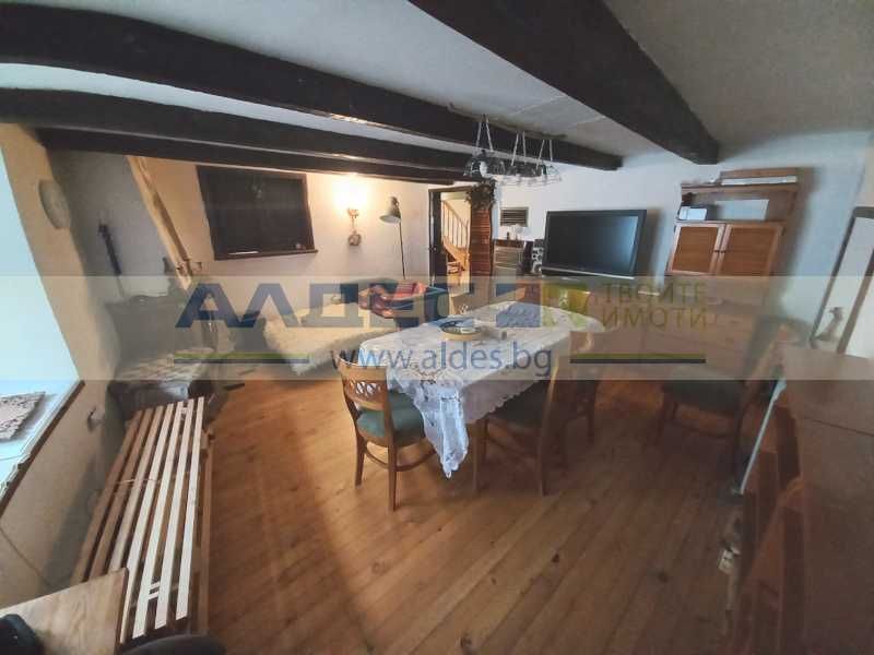 Обзаведена, автентична къща в центъра на гр. Банско!