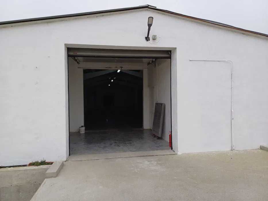 Inchiriez hala pentru depozitare