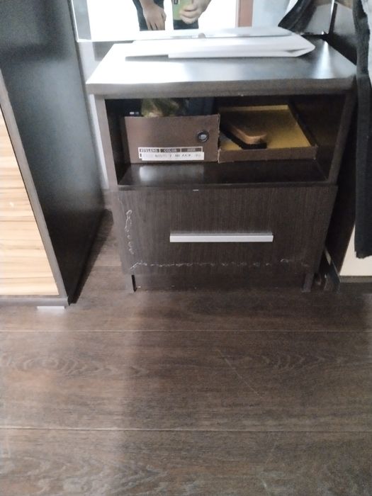 Две тумбочки в хорошем состоянии