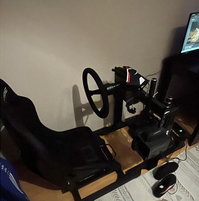 Vand simulator moza r9 v3, profesional(folosit pentru drift)