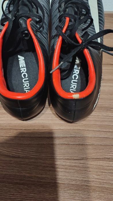 140 lei. Ghete de fotbal pt gazon natural