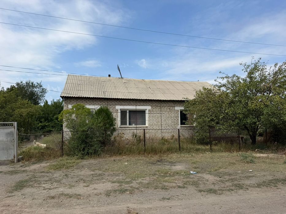 Продаю Дом под разбор и вывоз ( стройматериалы)