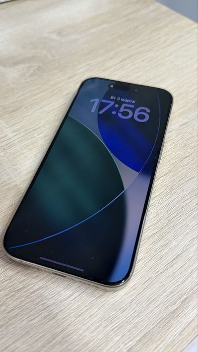 Продаю iphone 15 pro 256 gb