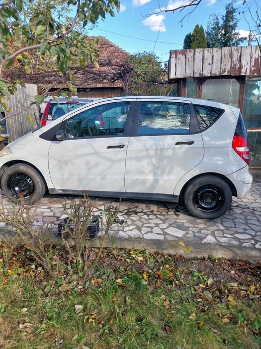 Vând Mercedes A180