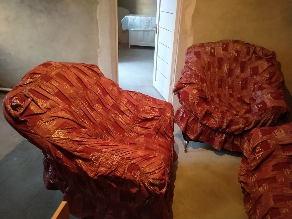 Диван с креслом