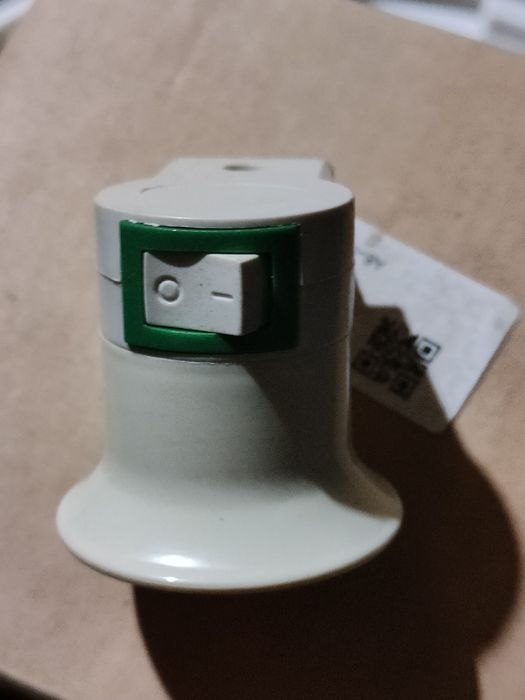 Патрон для лампы в розетку 220