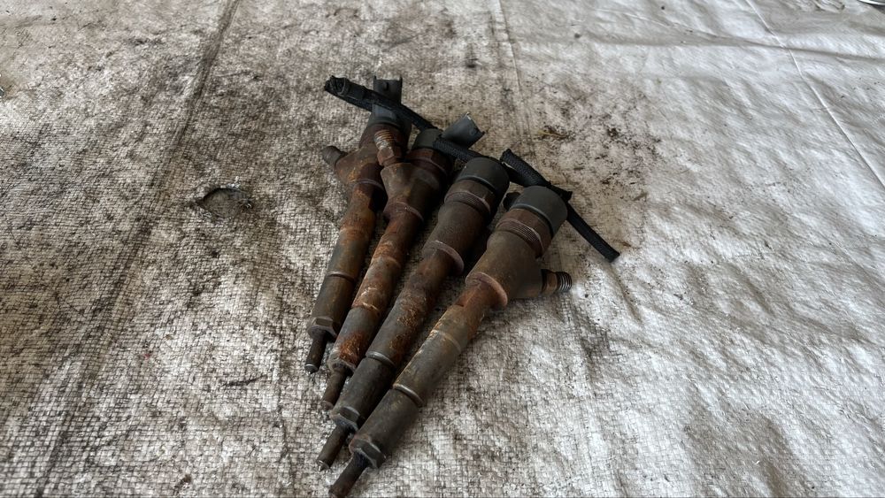 Toyota Yaris 1.4 D4D 4 броя дюзи