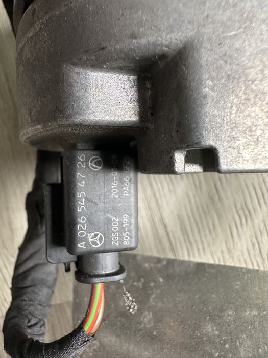 Водна помпа за Мерцедес