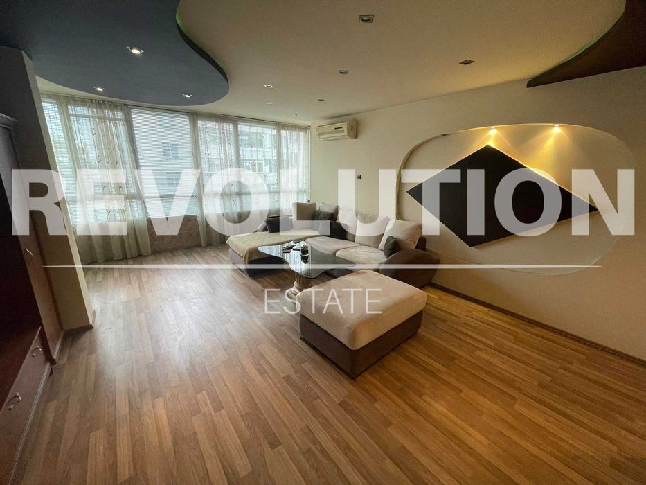 Дава се под наем Тристаен апартамент в Варна, Център - 90 кв.м за 350 € - Снимка #1