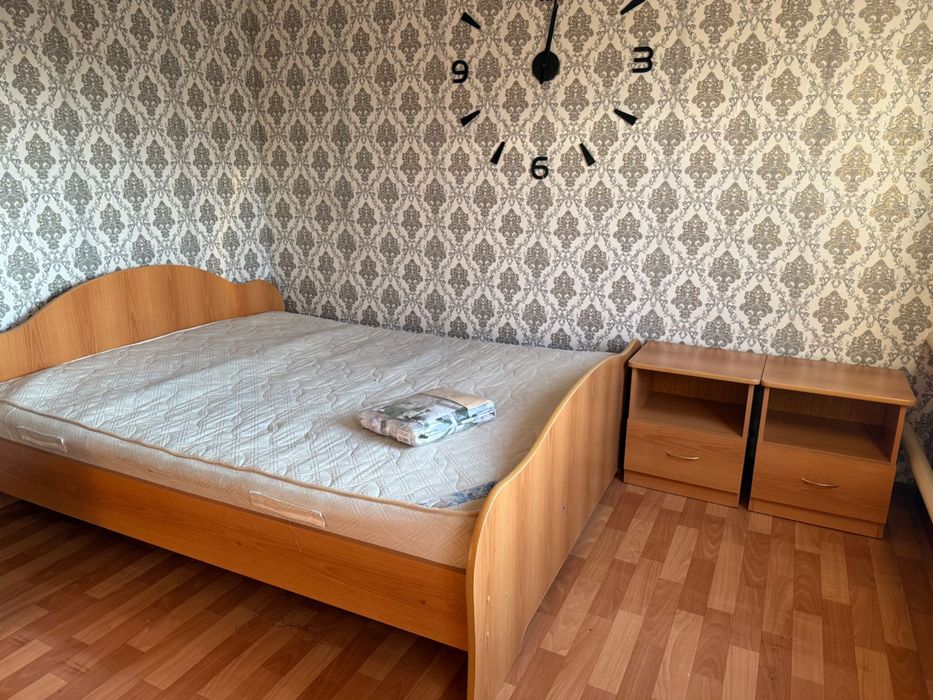 Продам спальный гарнитур