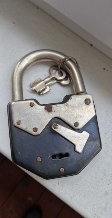 Продам новые навесные замки.