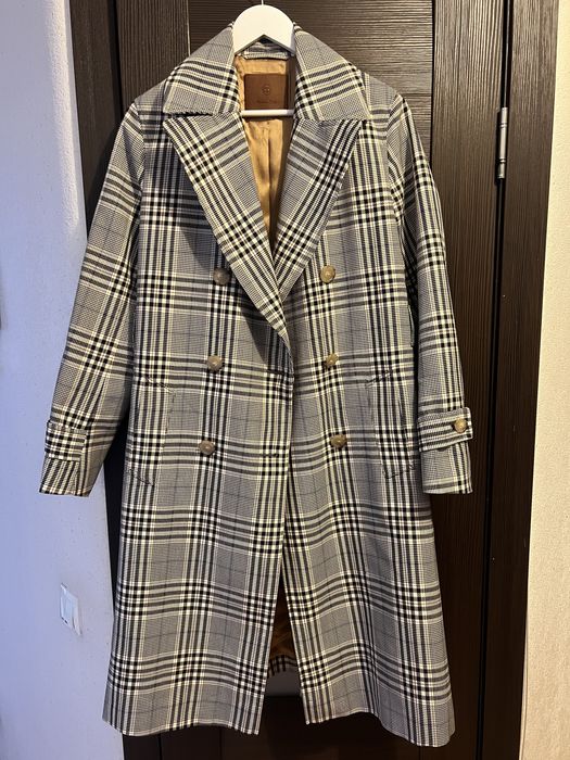 Тренч - плащ Массимо Дути.