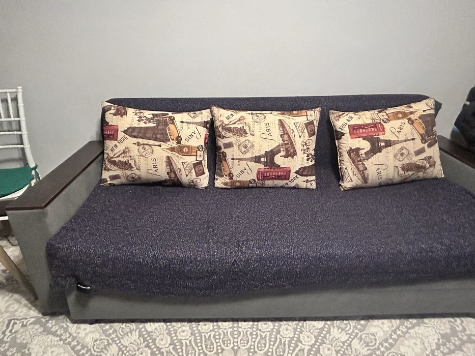 Продам диван срочнр